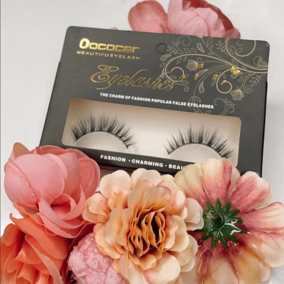 Lashes - Picture 3 of 3